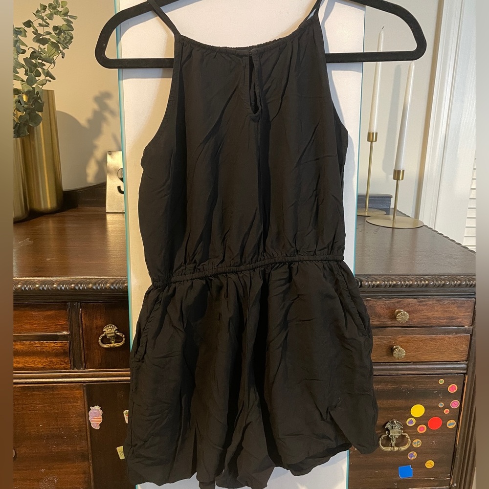 women’s romper with pockets and keyhole cutout
